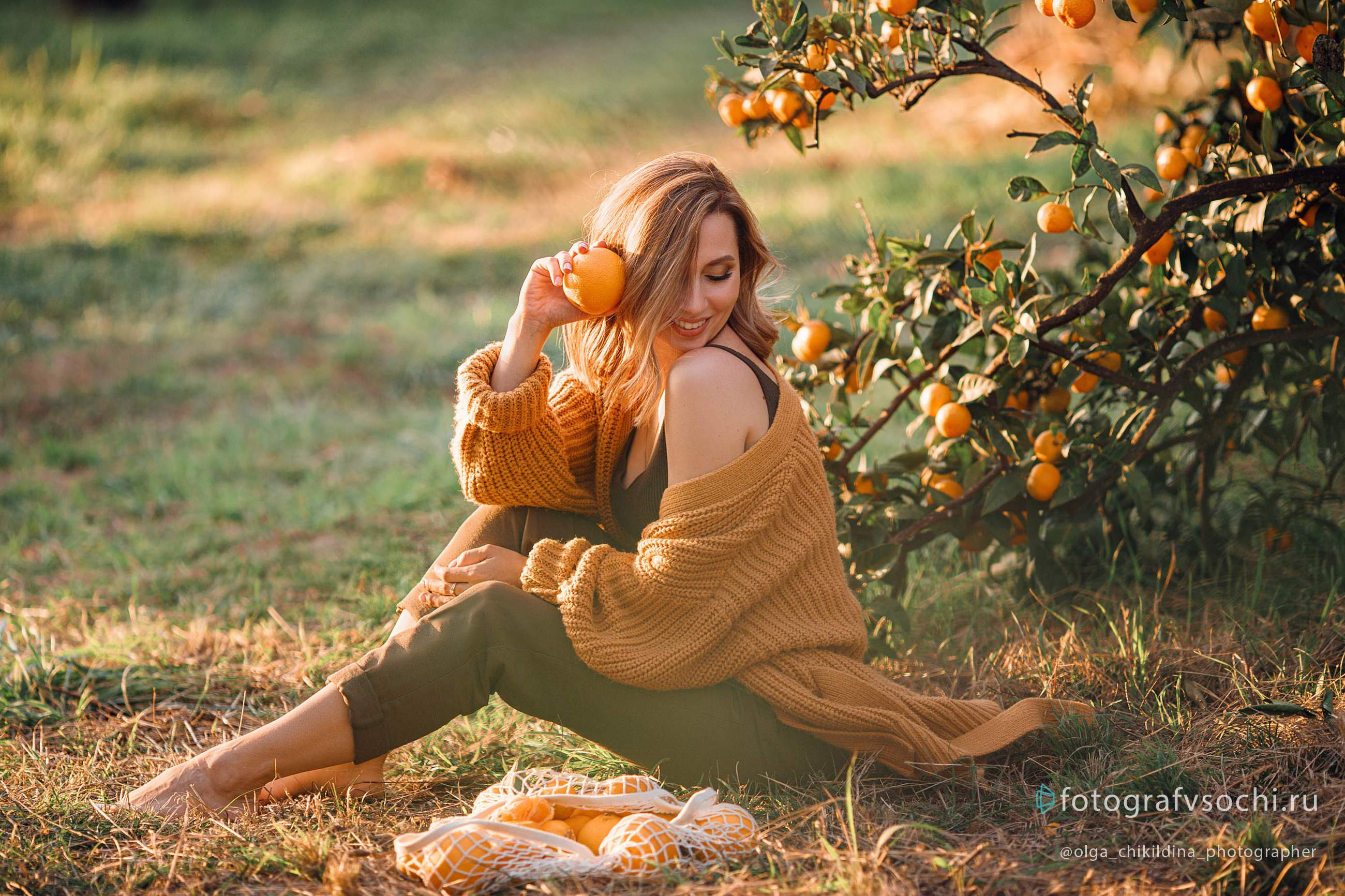Цитрусовая фотосессия в мандариновом саду